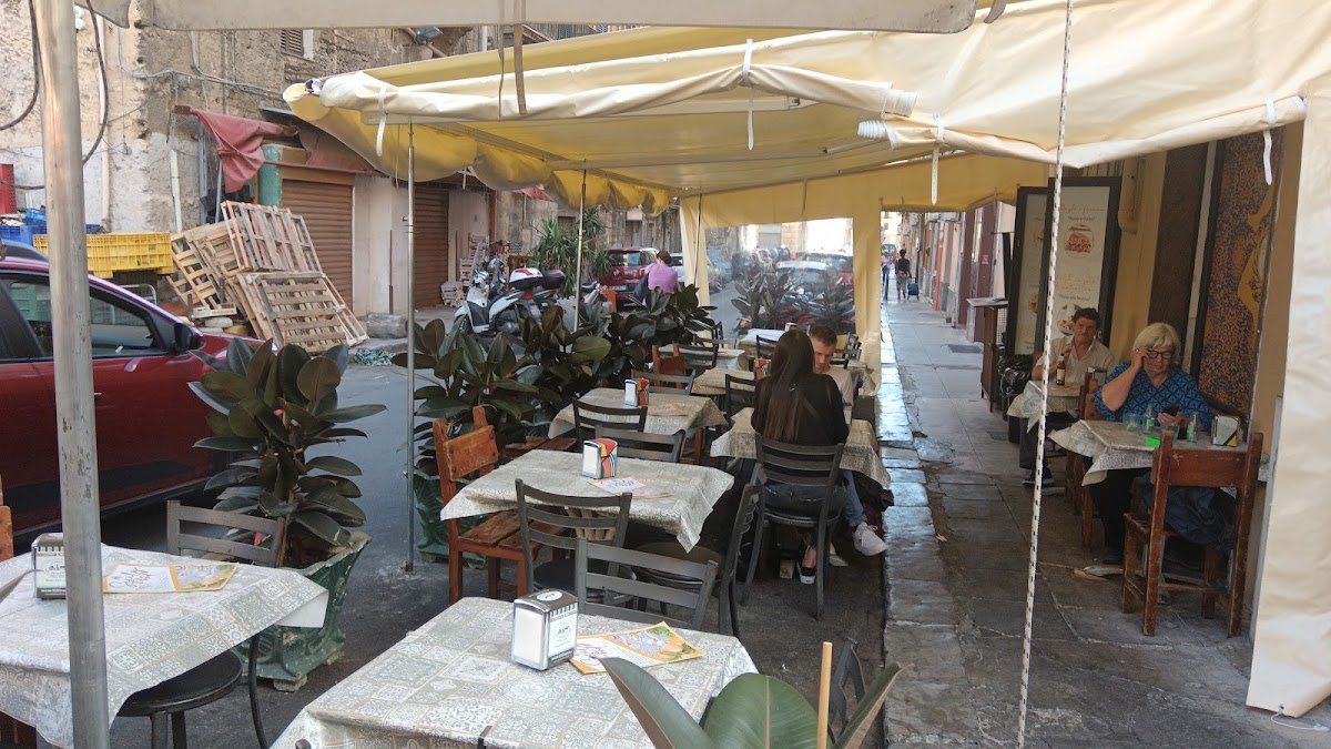 Sicily street food and restaurant