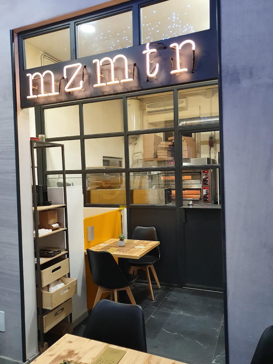 Pizzeria Milano - Pizza MZMTR Cotta su Pietra