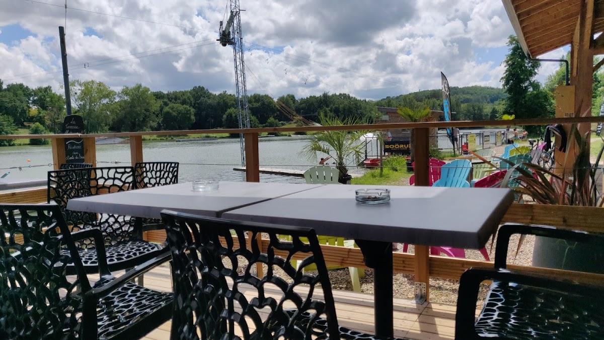 Restaurant - Cascade Waterpark - Damazan