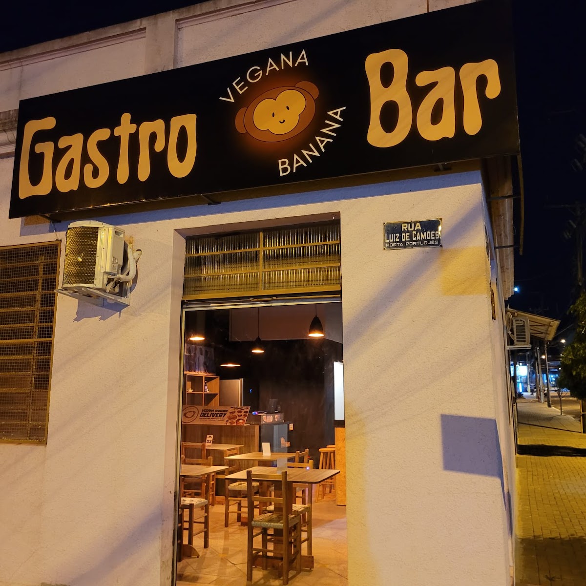 Vegana Banana - GastroBar 100% Vegan