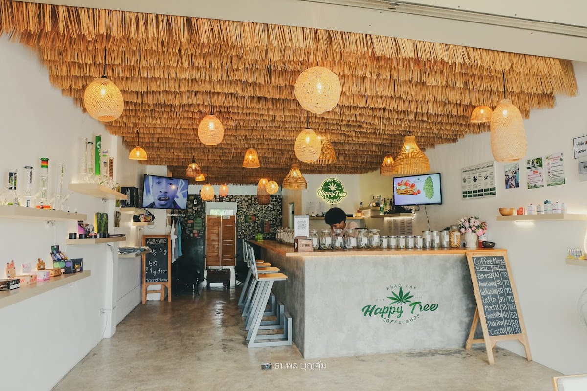 Happytree Coffee shop