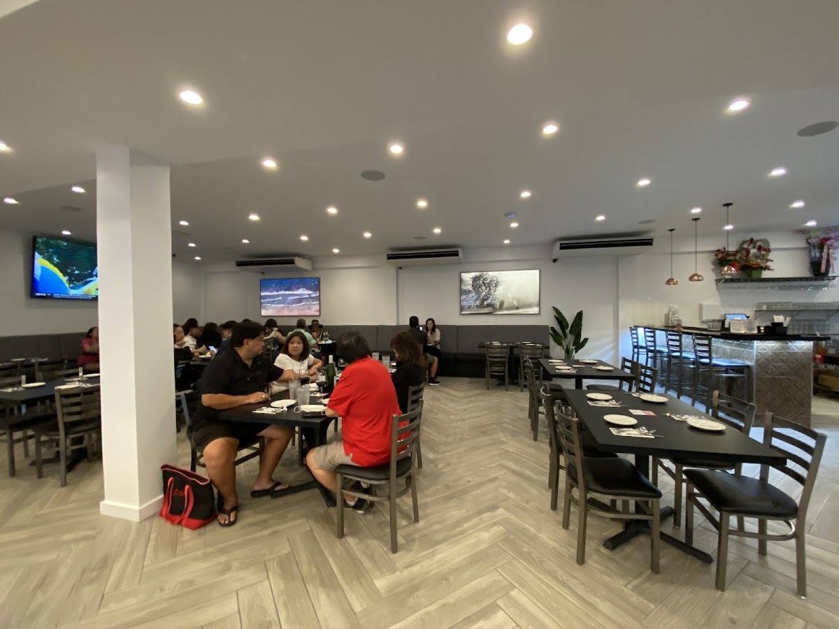 Hook'd Pan Roast - Honolulu Seafood Restaurant