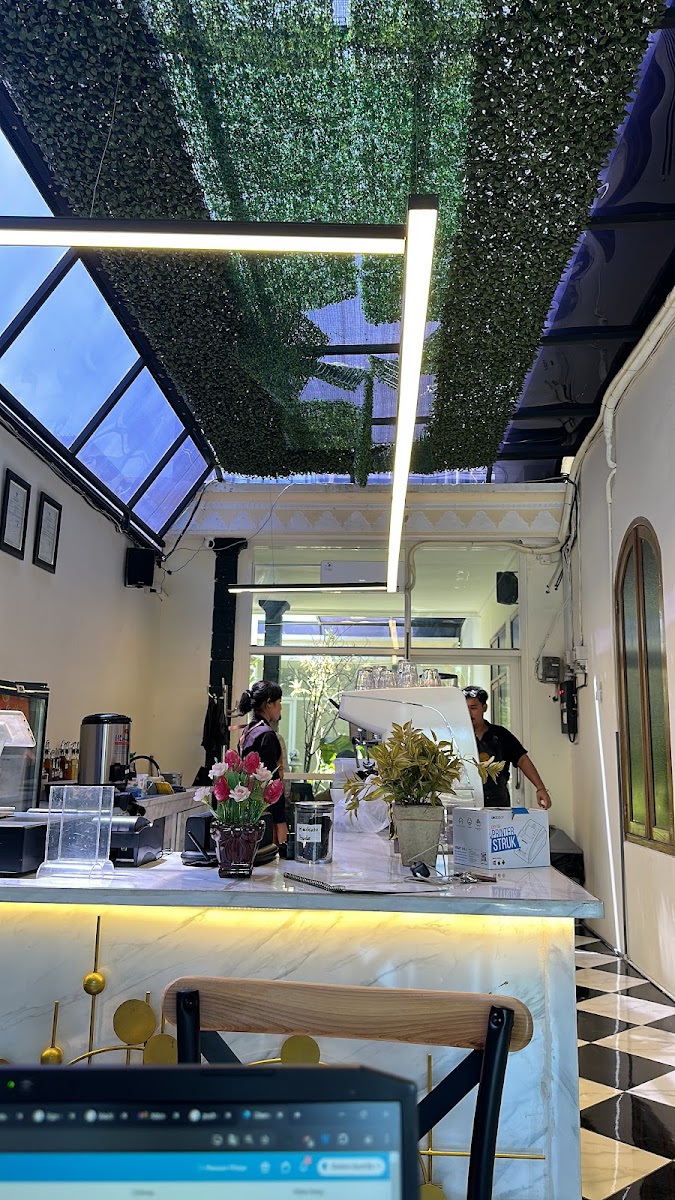 Golden Sand Coffee & Eatery