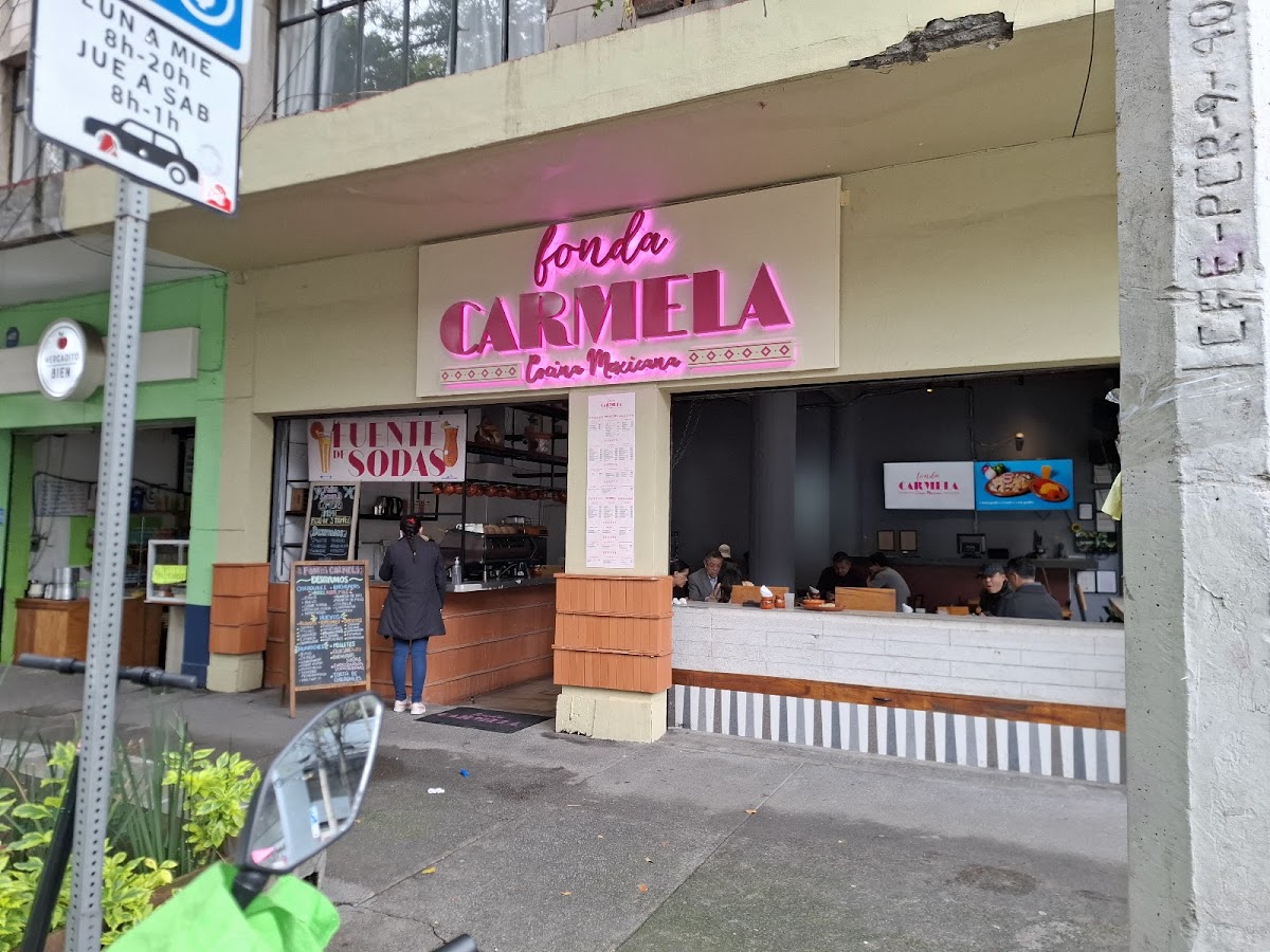 Fonda Carmela