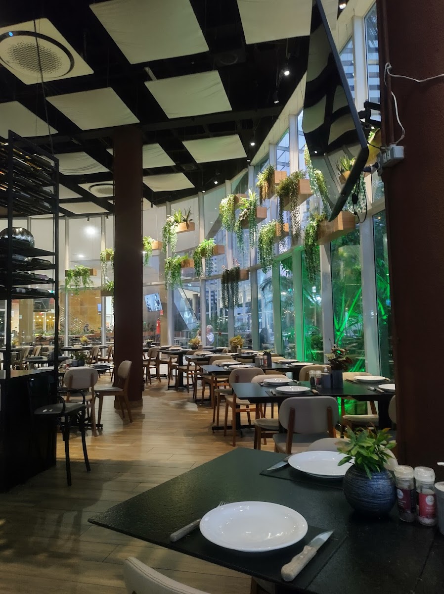 JOHN'S Grill Wine Salad