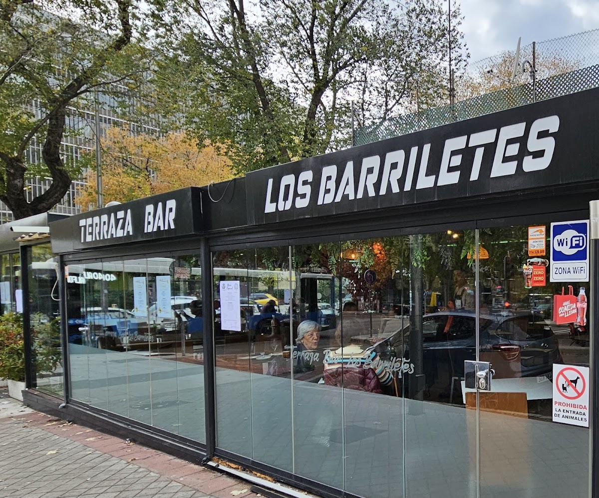 Los Barriletes Bar