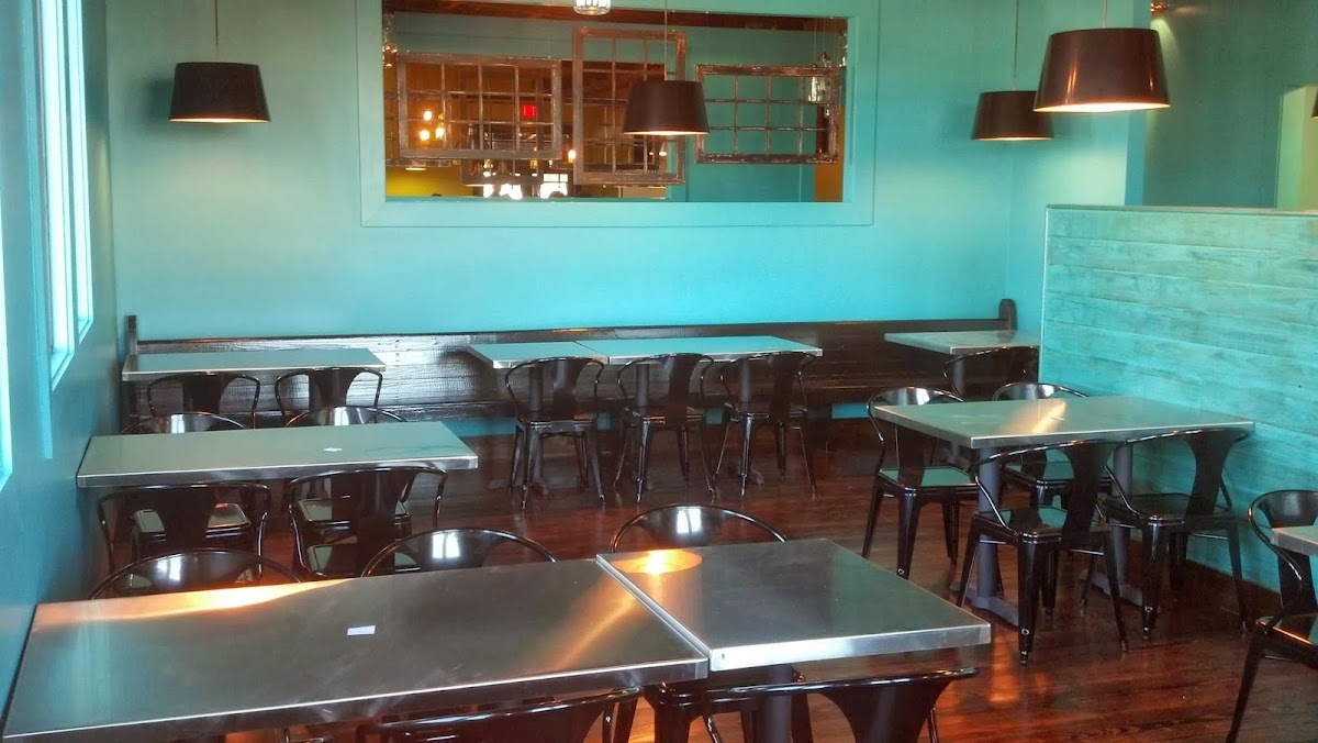 16 East Bar and Grill