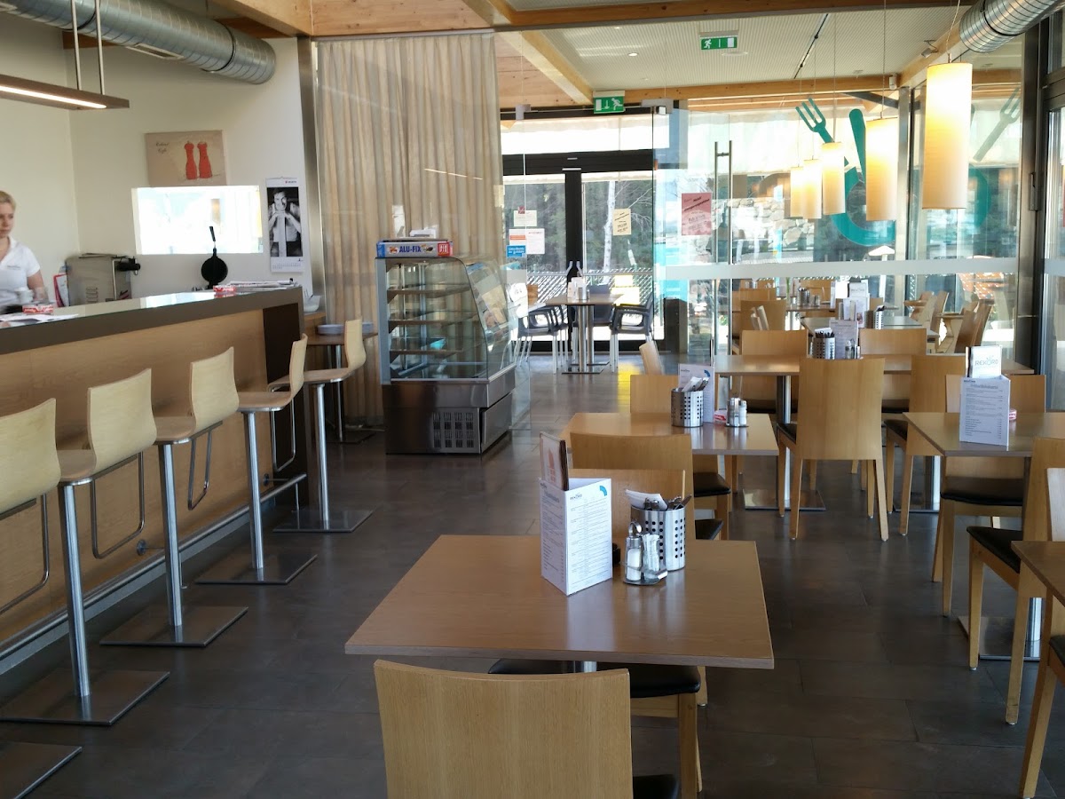 Rekord Cafe-Restaurant