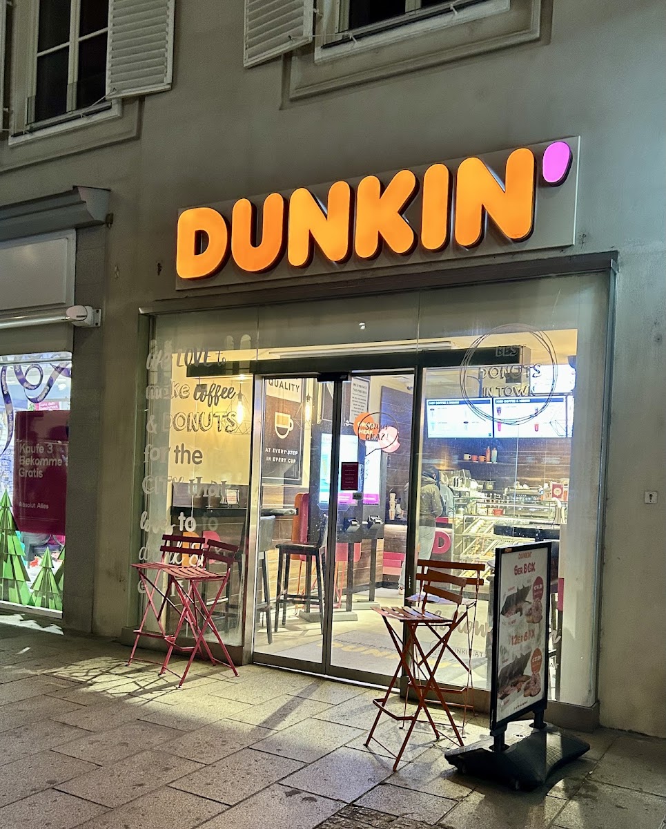 DUNKIN'