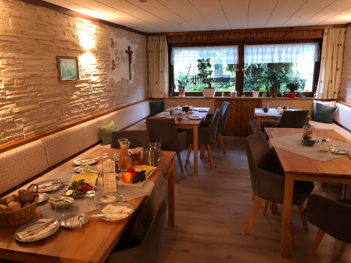 Frühstücks- und Ferienpension Köfler