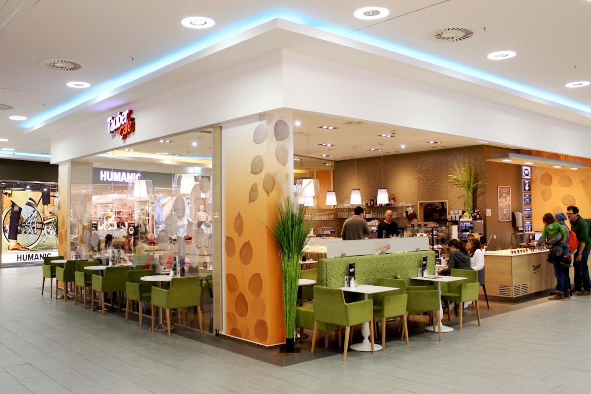 Tauber Café Auhof Center