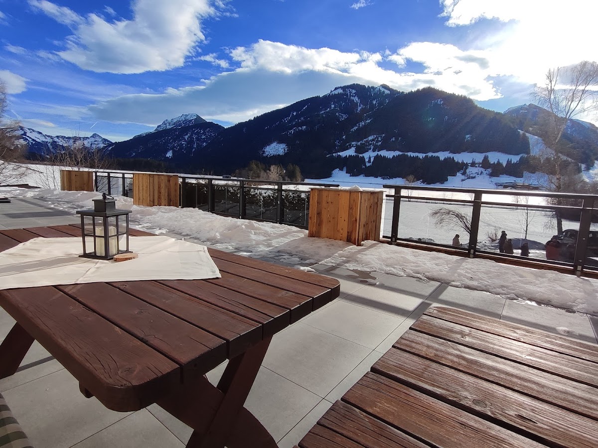 Auf der Sonnleiten mit Guggerhof und Villa Sonnwies