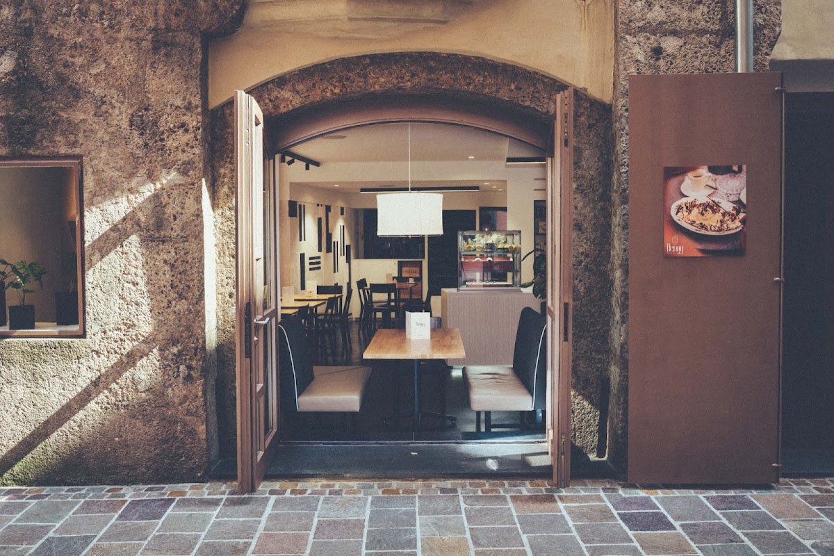 Dengg Patisserie Bistro