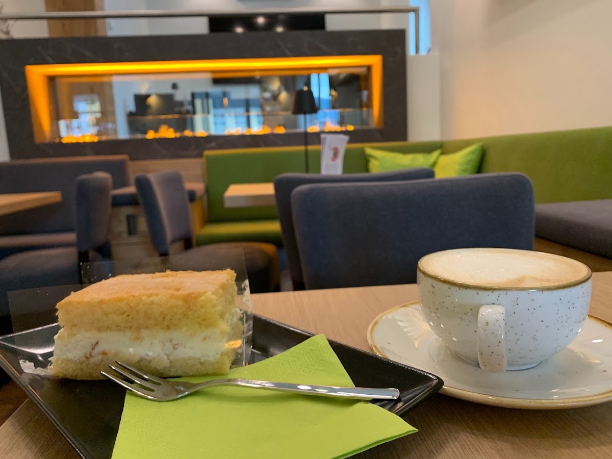 MeLounge Cafe & Bistro